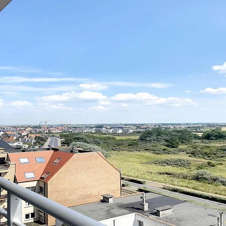 In With Pool And Sea View *